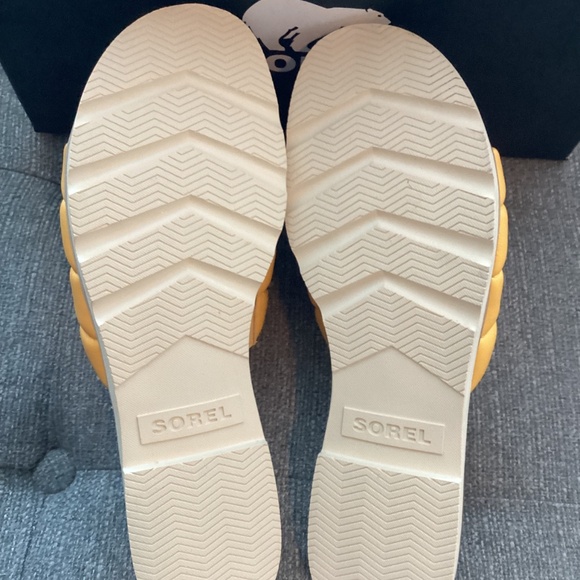 SOREL Ella III Quilted Puff Slide Sandal (Women) 10M - Picture 8 of 11